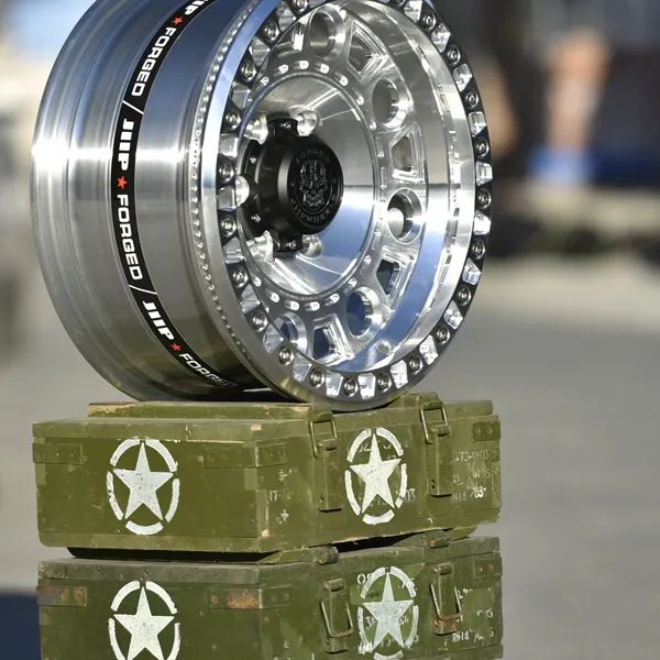 17'' 18'' 4x4 SUV 锻造越野轮圈赛车车轮，PCD 5x127 5x150 6x114.3 6x135 6x139.7