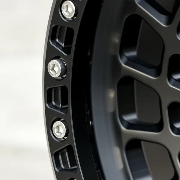 定制/批量生产 SINOTRUCK 6061 铝合金锻造轮毂 8-15 英寸黑色表面处理，适用于皮卡和 SUV 车辆改装/升级