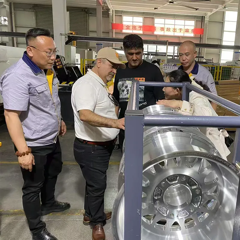 Foreign guests visit and start a new chapter together - foreign customers visit Binzhou Guangwei new materials on the sp